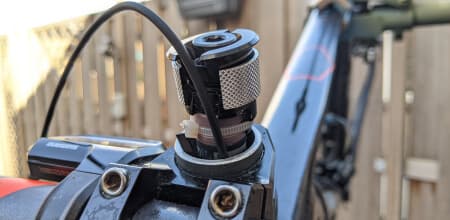 Read Install the Di2 battery in the fork steerer